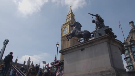 Palace-Of-Westminster-With-Big-Ben-And-Statue-Of-Boudicca-In-London-UK-1